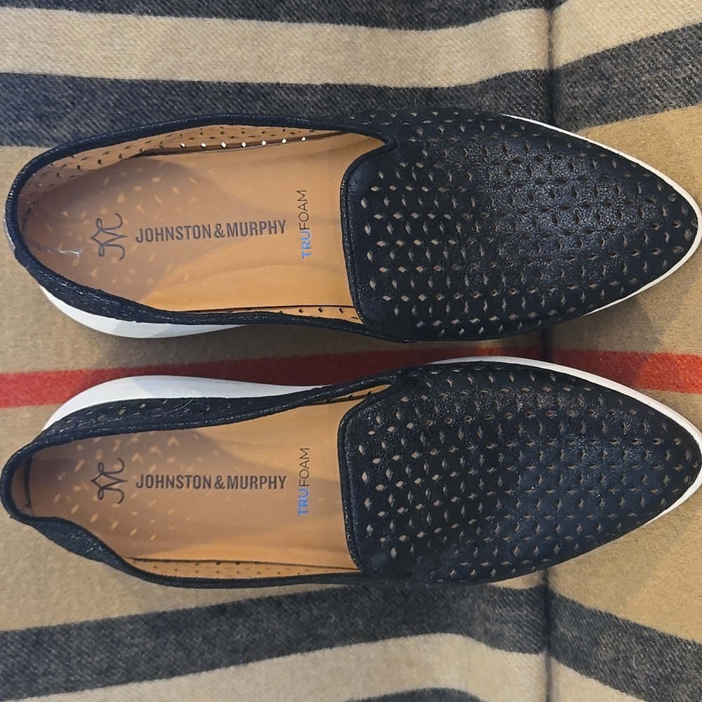 Johnston & Murphy Dajota Black Perfed Slip-On Loafers - Picture 7 of 8
